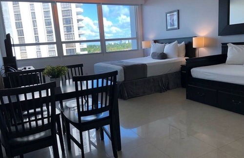Seybold Apartamento | Awesome studio bay view direct beach access