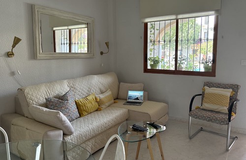 Denia Apartamento | Apartment El Patio tus vacaciones en Denia with Pool, Wi-Fi, A/C, Terrace & Garden