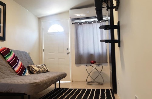 Nueva Ensenada Casa | Pura Vida Casita Retreat: Temp-control heat+more modern conveniences for comfort