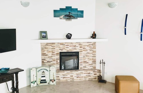 Nueva Ensenada Casa | Modern renovations. Fast Wi-fi. Beach, food, nightlife & market access w/in 3 km