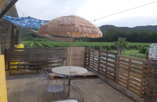 Viviers Casa | Villa between fields and vines