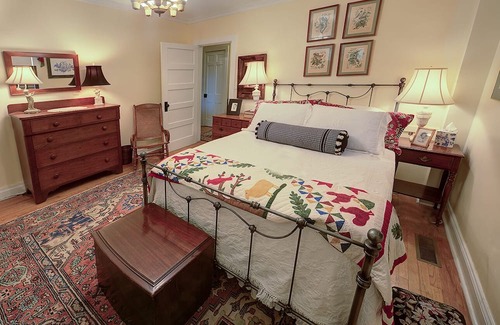 Roseland Casa | Possum Trot Farmhouse + Lodge in the Blue Ridge South of Charlottesville!
