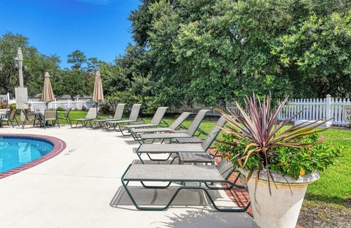 Murrells Inlet Casa | Two-Bedroom Cottage Located within the Historic Wachesaw Plantation