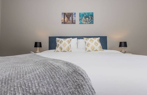 Morena Apartamento | Luxury Resort Style w/ King Beds, Pool, Gym, Sauna