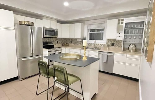 Marlborough Casa | Near BOSTON - Cozy and Renovated 4 Beds 2 bath Home w/ Backyard FREE WIFI 6.