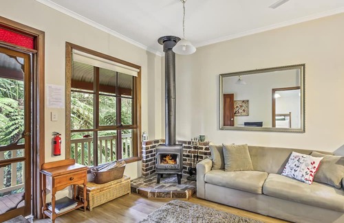 Mount Dandenong Cabaña | Spa Cottage in 7 acre Rain Forest Paradise