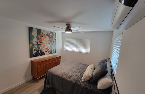 Whittier Apartamento | Uptown Whittier Stylish 1B 1BA sleeps 4