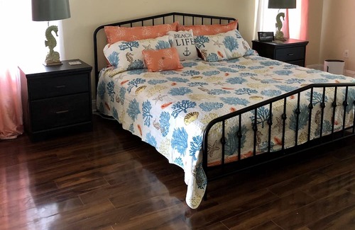 Indian River Estates Casa | Clean, comfortable, cozy bungalow with fenced yard and screened lanai.