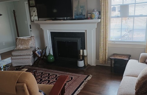 Buckroe Beach Casa | 2500 sq ft home 4 blocks from Buckroe Beach, dog friendly