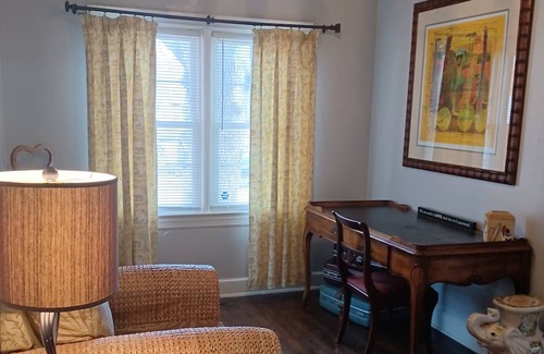 Buckroe Beach Casa | 2500 sq ft home 4 blocks from Buckroe Beach, dog friendly
