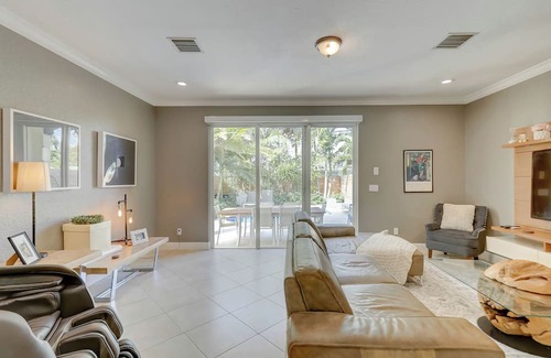 Lake Ridge Casa | Beach house with heated pool and toys