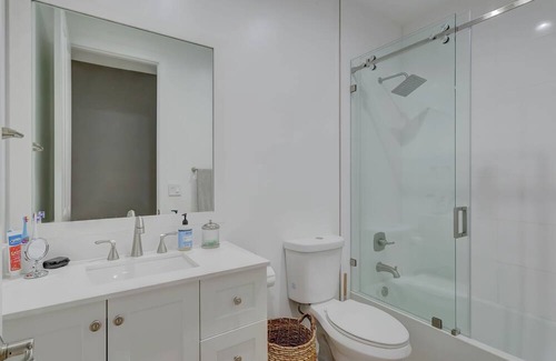 Lake Ridge Casa | Beach house with heated pool and toys