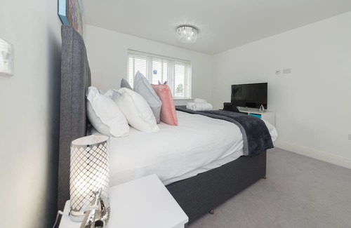 Bracknell Casa | Greenfield's New Modern 4 Bedroom Hurley Home