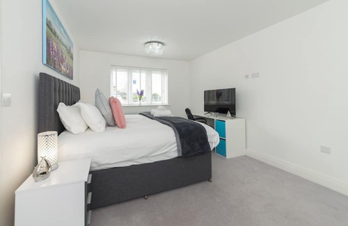 Bracknell Casa | Greenfield's New Modern 4 Bedroom Hurley Home