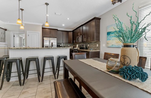 Villages of Crystal Beach Casa | Lagoon Pool-Heated for Spring break, 2 Living Areas, Walk to Beach