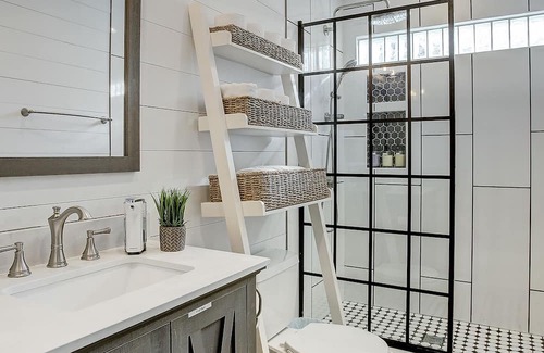 Houston Heights Casa | The Modern Farmhouse Escape in Historic Houston Heights