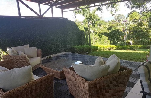 La Garita Casa | Two-bedroom House in two acres of land and exotic gardens