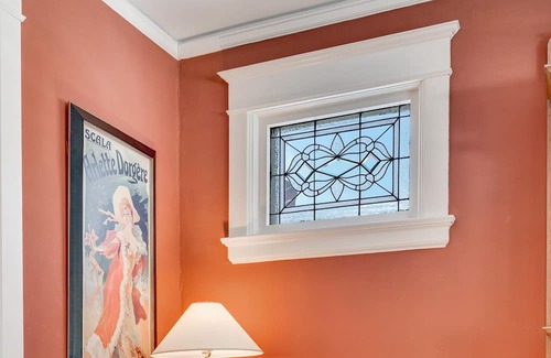 Summit - University Casa | MINNESTAY * The Fitzgerald * Cathedral Hill | Historic Home | Themed Rooms