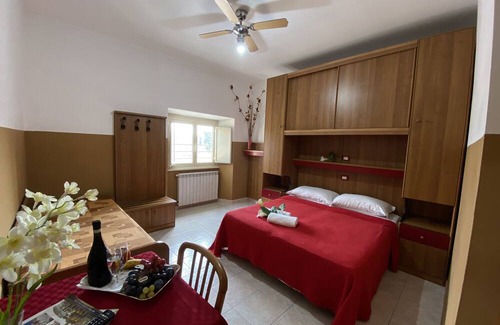 Rione XVIII Castro Pretorio Casa | Vrbo Property