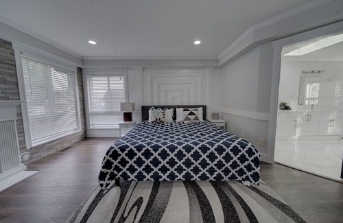 Fleetwood Casa | 6 bdrm home w pool/hot tub/pool table/bar/kareoke