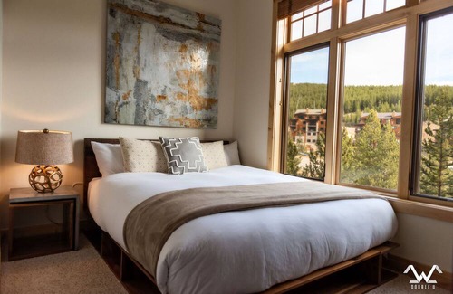 Big Sky Condominio | Brand NEW! Lakefront Penthouse with Luxury comforts - Sleeps 10, 5bd, 5bath