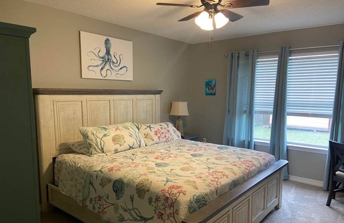 Navarre Casa | Sea Largo, Newly Decorated | 5 Min. to Beach | Comfortable Beds | Quiet Neighborhood | Clean
