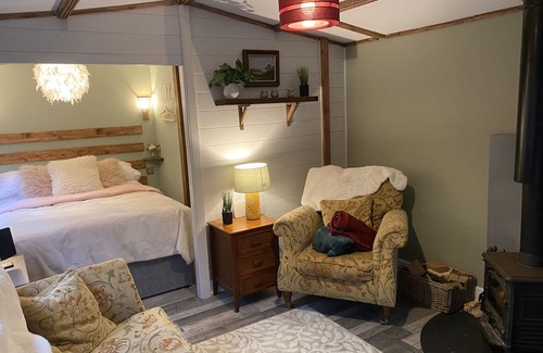Crawley Down Cabina | Private Woodland Cabin