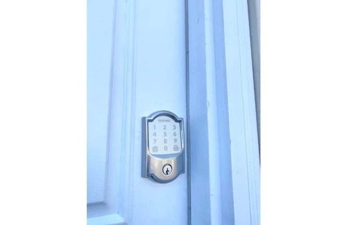 Elizabeth Apartamento | Cozy 2BR Parking&Laundry near NYC Self Check-IN