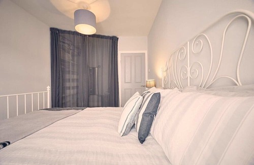 Woodhorn Casa | Host & Stay | Roselyn By The Sea