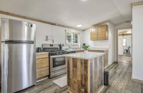 Cripple Creek Chalet De Esquí | Rustic 3BR Home with Hot Tub, Peak View near Cripple Creek