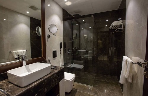 Hera Street Hotel | Seasons Park Hotel