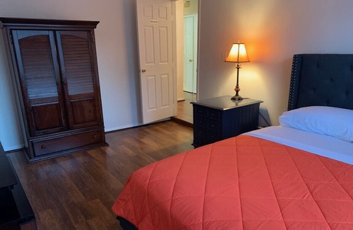 Norfolk - Virginia Beach Casa | You're going to love it here!