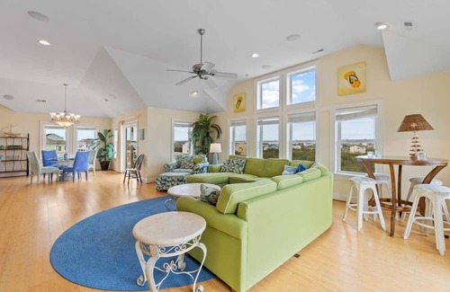 Rodanthe Casa | Oceanview Estate, Rodanthe-Elevator, piscina, jacuzzi, sala de juegos, admite perros y más
