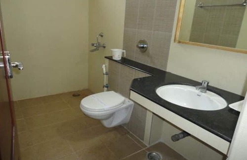 Madurai Casa | Warmly decorated rooms/Vandiyur Lake view Stay