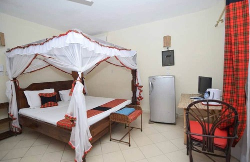Bamburi Casa | Maasai resort Bamburi, Kenya🇰🇪