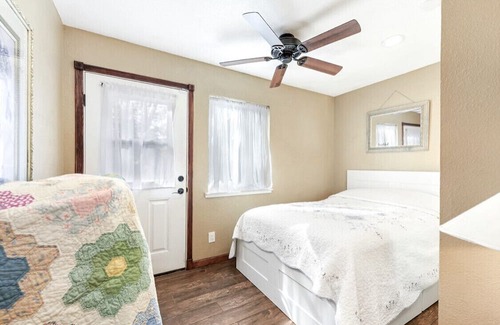 Foresthill Casa | Forest Cottage Large Group Retreat 27beds Sleeps 45