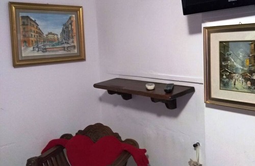 Fiumicino Casa | Nice one bedroom apartment with kitchenette and toilet, five beds