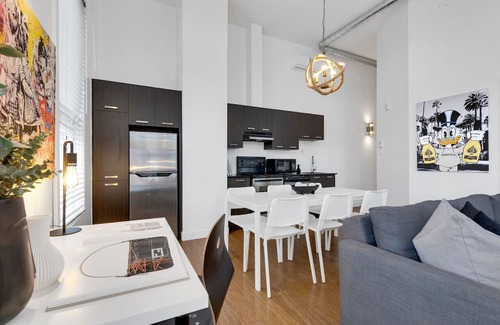 Milton Park Apartamento | Liv MTL* 55% Off * Main 303 Rare 2BR + Mezzanine | Large Family Retreat + Spacious + Office + Pets Stay Free!