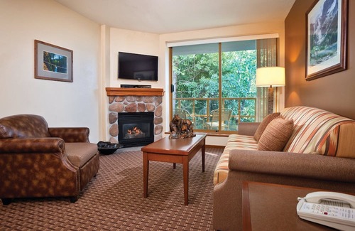 Whistler Village Condominio | Whistler Village Cascade Lodge Resort, caminata o traslado a los ascensores ¡Piscina todo el año!