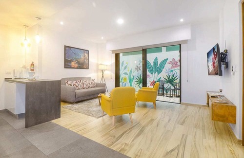 Luis Donaldo Colosio Condominio | Great Location! Ocean Views! AC! Rooftop Pool!
