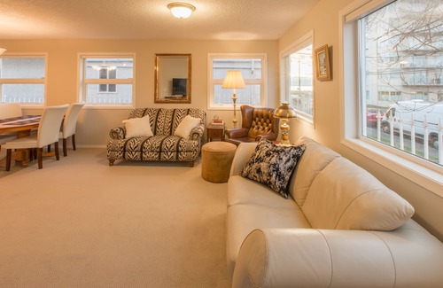 James Bay Apartamento | Menzies Manor #4 Two BR Suite-Historic, Charming James Bay, Steps to the Ocean