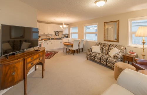 James Bay Apartamento | Menzies Manor #4 Two BR Suite-Historic, Charming James Bay, Steps to the Ocean