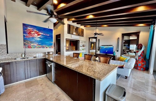Zona romántica Condominio | Casa Helene! 2BR Luxe Penthouse! Stunning Views!