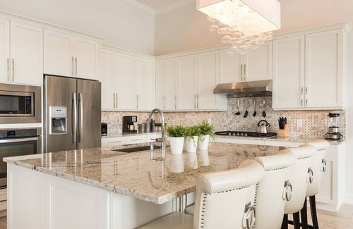 Reunion Casa | Charming Chateau Style Villa with Water Views at Reunion