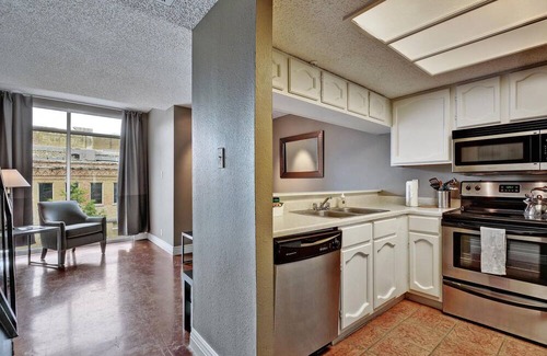 Downtown Austin Apartamento | The Littlefields by Lodgewell | Cool-Fun Loft | A3