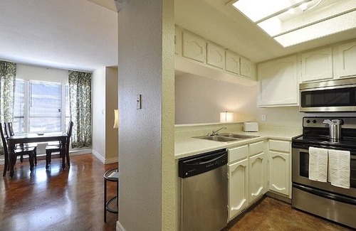 Civic District Apartamento | The Littlefields by Lodgewell | Downtown Chic | A7
