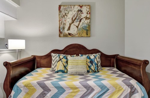 Civic District Apartamento | The Littlefields by Lodgewell | Downtown Chic | A7