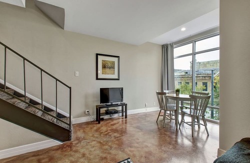 Civic District Apartamento | The Littlefields by Lodgewell | Downtown Chic | A7