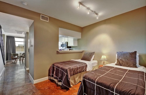 Civic District Apartamento | The Littlefields by Lodgewell | Updated Loft | B5