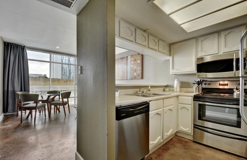 Civic District Apartamento | The Littlefields by Lodgewell | Updated Loft | B5